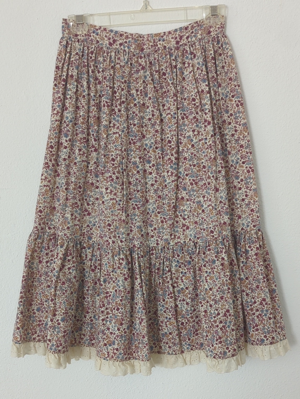 Vintage Bohemian Floral Tiered Midi Skirt With Lace Trim